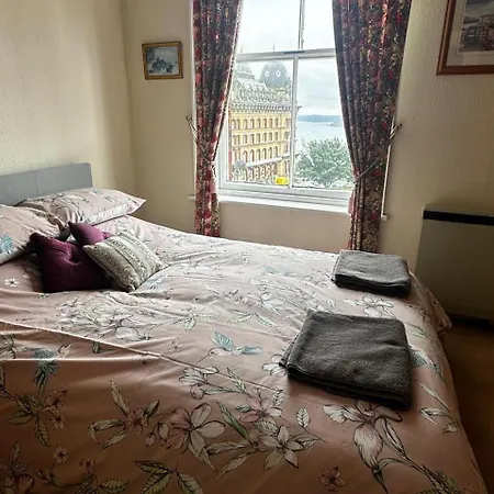 Lägenhet 4-beds Sleeps 8 Sea View & Pet Friendly