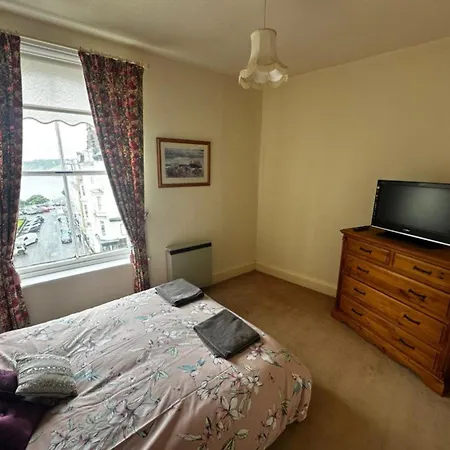 4-beds Sleeps 8 Sea View & Pet Friendly * Scarborough